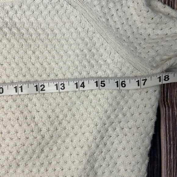 AEO- Cream Colored Sweater- Size Med - Picture 10 of 10
